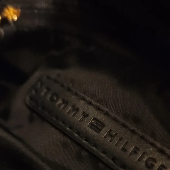 NWOT Tommy Hilfiger Black Staple Hobo Shoulder Bag - Picture 4 of 12